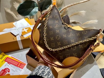 Louis Vuitton Monogram Canvas Shoulder Bag with Chain Strap view 3