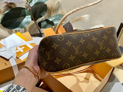 Louis Vuitton Monogram Canvas Shoulder Bag with Chain Strap view 8