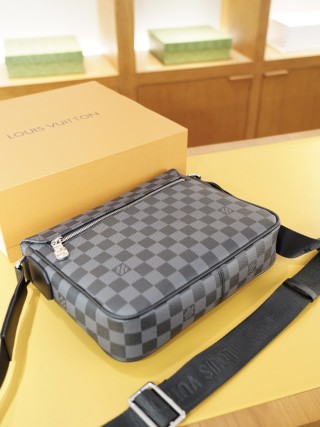 Louis Vuitton Damier Graphite Messenger Crossbody Bag Grey view 8