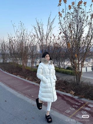 Moncler White Puffer Down Jacket with Fur Hood view 7