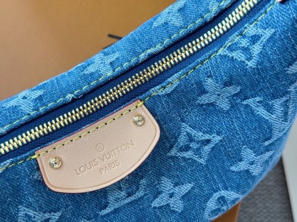Louis Vuitton Denim Bento Box Bag Blue view 4