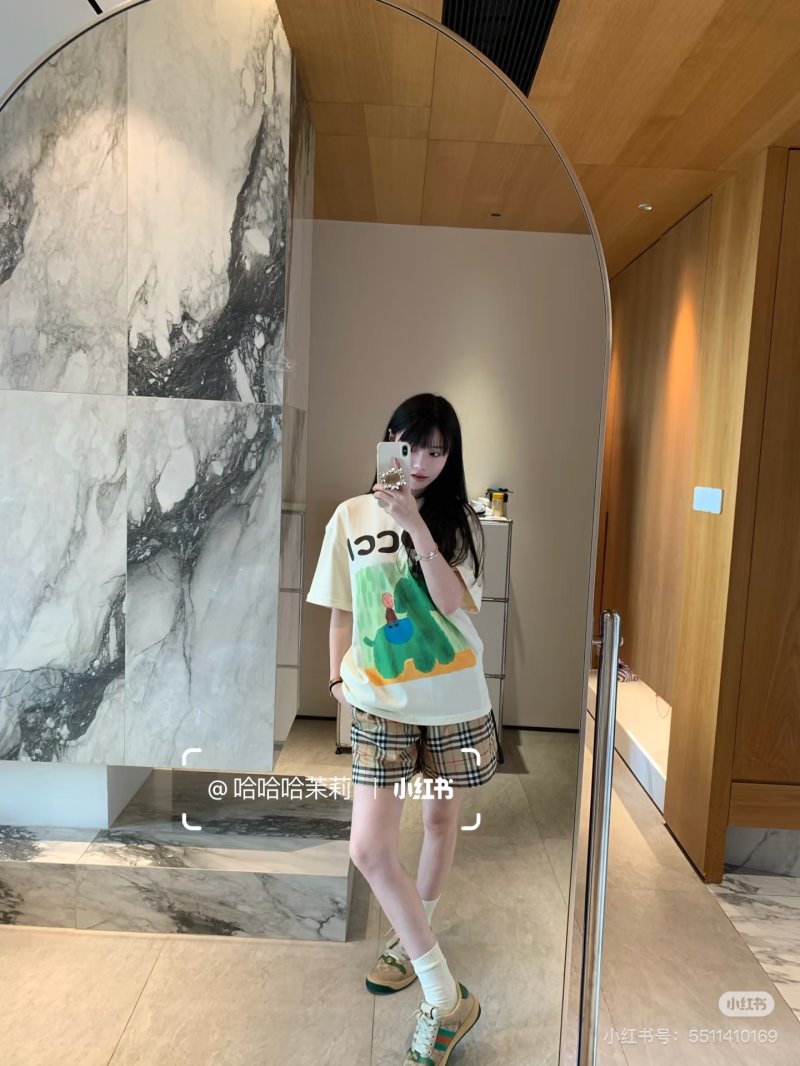 Gucci Cream Graphic Print T-Shirt