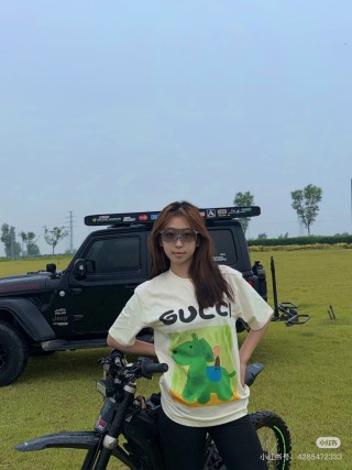 Gucci Cream Graphic Print T-Shirt view 5