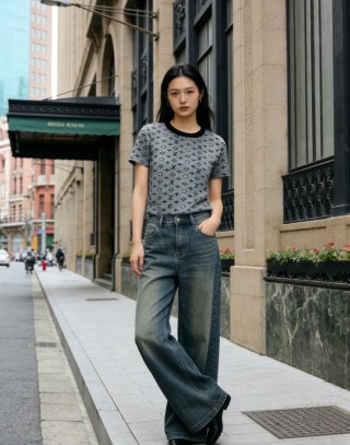 Louis Vuitton Monogram Short Sleeve T-Shirt Grey view 2