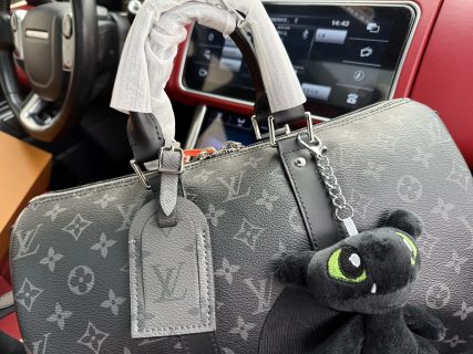 Louis Vuitton Keepall Bandoulière 35 Black Monogram Travel Bag view 5