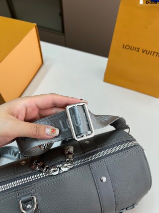 Louis Vuitton Keepall 27 Pillow Bag Grey view 7