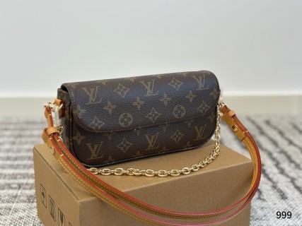 Louis Vuitton Ivy WOC Monogram Canvas Shoulder Bag