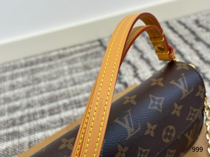 Louis Vuitton Ivy WOC Monogram Canvas Shoulder Bag view 3