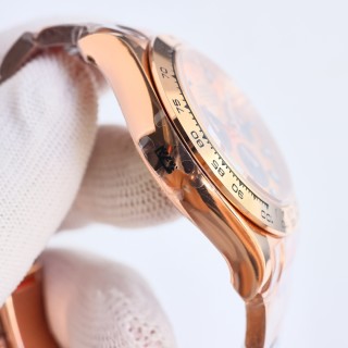 Rolex Daytona Chronograph Rose Gold view 4