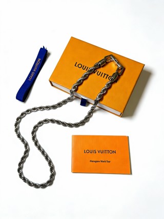 Louis Vuitton Silver Chain Necklace - Twisted Link Style