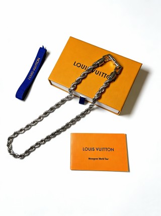 Louis Vuitton Silver Chain Necklace - Twisted Link Style view 6