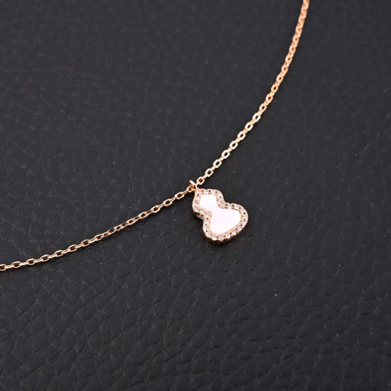 Qeelin White Mother-of-Pearl Gourd Pendant Necklace view