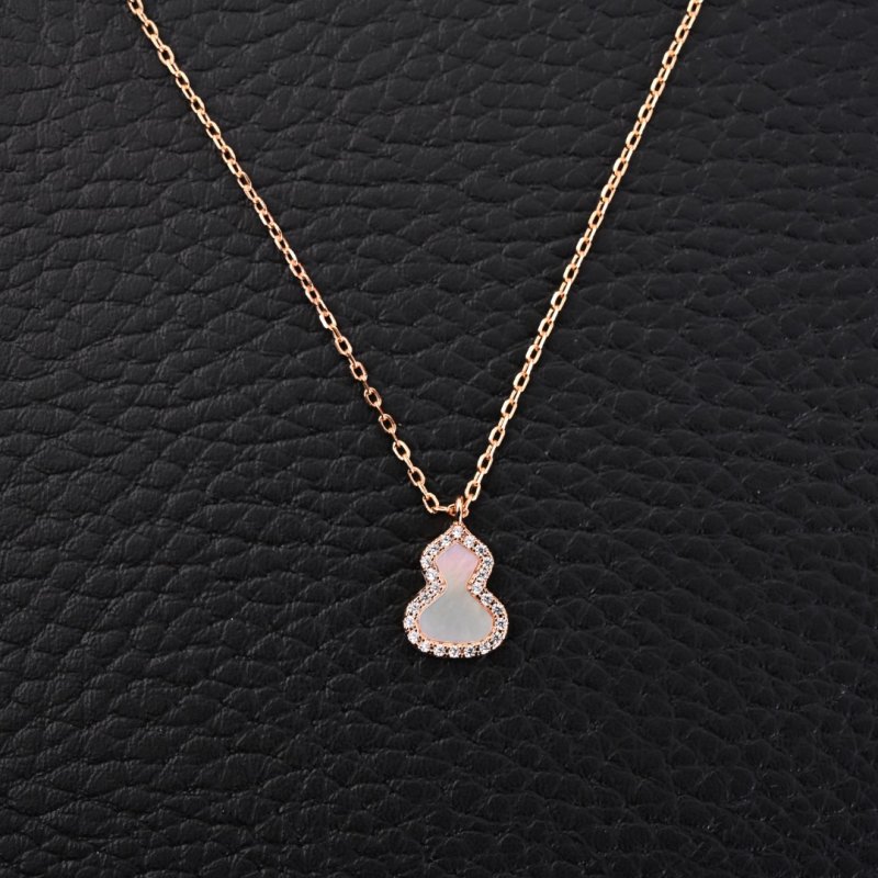 Qeelin White Mother-of-Pearl Gourd Pendant Necklace view