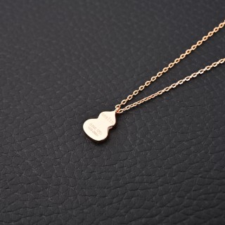 Qeelin White Mother-of-Pearl Gourd Pendant Necklace view 4