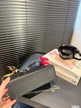 Hermès Kelly Bag 22 Black Leather UA Replica view 8