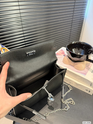 Hermès Kelly Bag 22 Black Leather UA Replica view 9