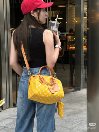 Louis Vuitton Speedy P44 Monogram Canvas Yellow view 6