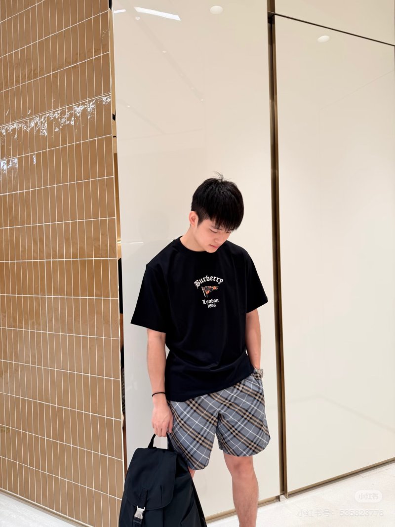 Burberry London 1856 Black T-Shirt view