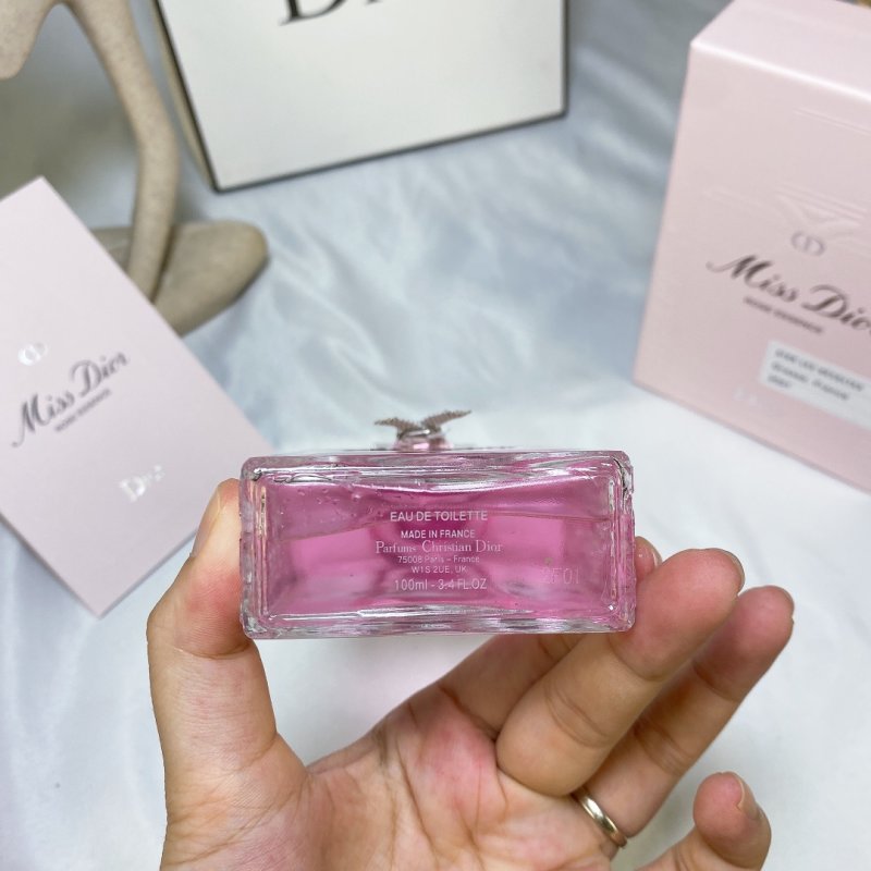 Miss Dior Rose Essence Eau de Parfum 100ml view