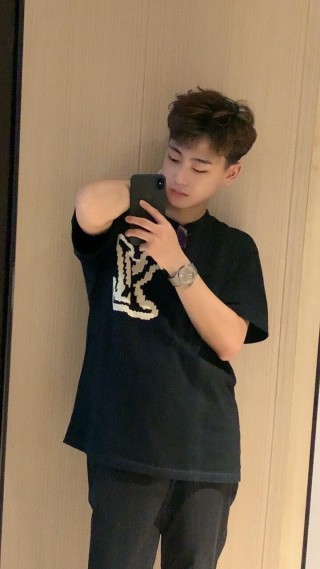 Louis Vuitton LV Logo Black T-Shirt view 3