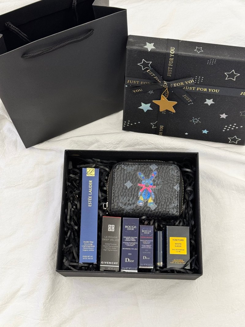 Luxury Beauty & Fragrance Dual-Door Heart Gift Box Set view