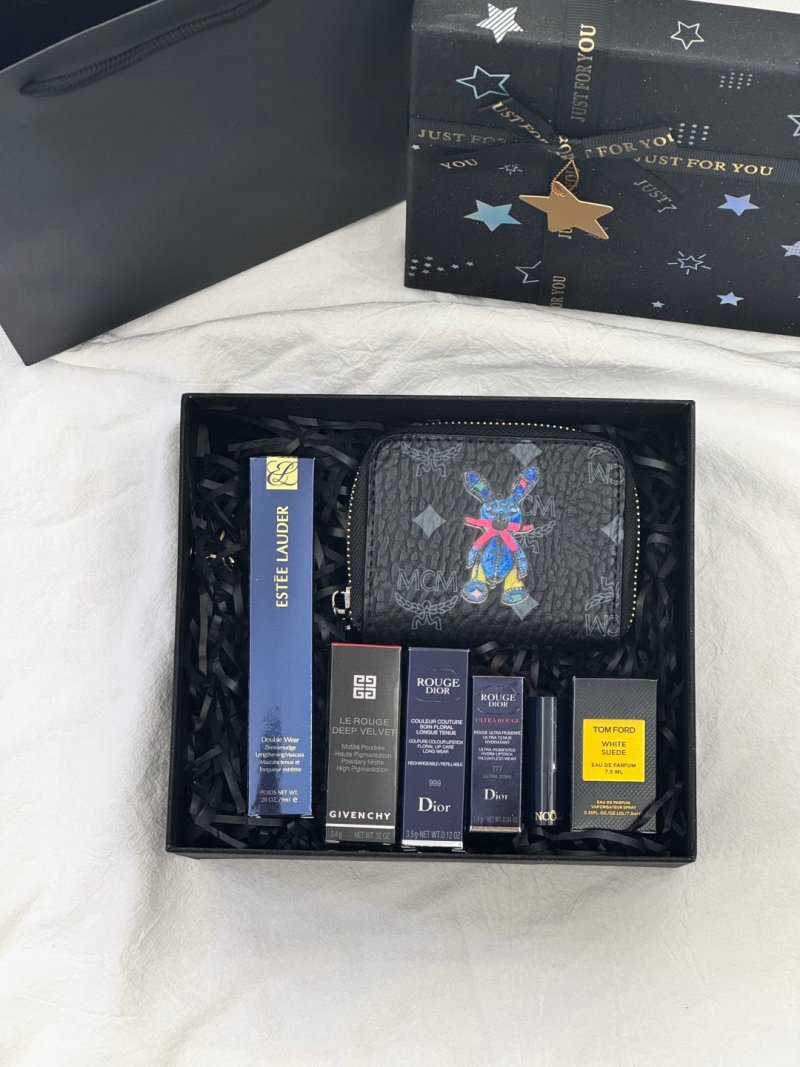 Luxury Beauty & Fragrance Dual-Door Heart Gift Box Set view