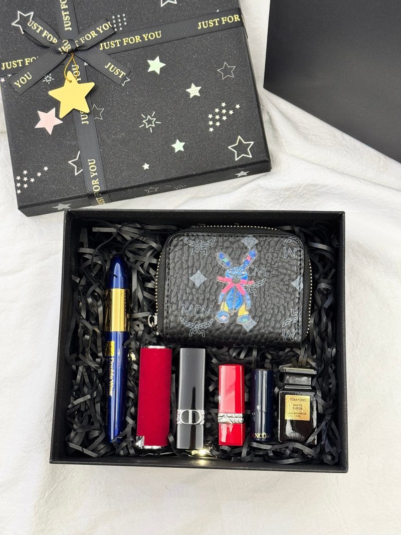 Luxury Beauty & Fragrance Dual-Door Heart Gift Box Set view