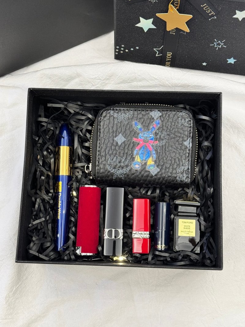 Luxury Beauty & Fragrance Dual-Door Heart Gift Box Set view