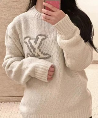 Louis Vuitton LV Logo Cream Wool Knit Sweater view 4
