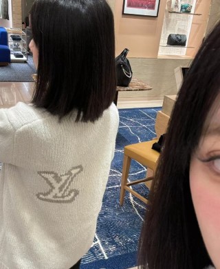 Louis Vuitton LV Logo Cream Wool Knit Sweater view 5