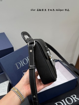 Dior Saddle Vertical Phone Bag Black Oblique Print view 5