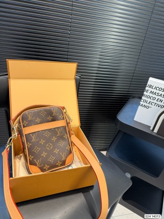 Louis Vuitton Monogram Camera Bag Crossbody - Brown/Orange