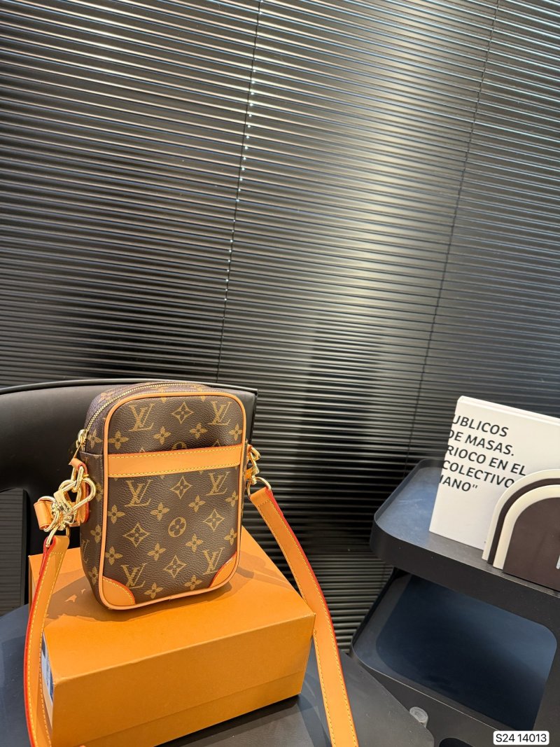 Louis Vuitton Monogram Camera Bag Crossbody - Brown/Orange view