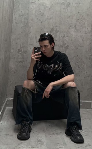 Balenciaga Black Logo T-Shirt view 6