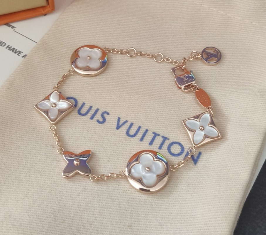 Louis Vuitton Color Blossom 18K Gold Mother-of-Pearl Bracelet