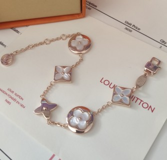 Louis Vuitton Color Blossom 18K Gold Mother-of-Pearl Bracelet view 4