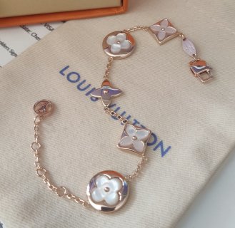 Louis Vuitton Color Blossom 18K Gold Mother-of-Pearl Bracelet view 6