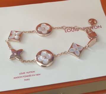 Louis Vuitton Color Blossom 18K Gold Mother-of-Pearl Bracelet view 7