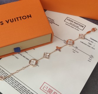 Louis Vuitton Color Blossom 18K Gold Mother-of-Pearl Bracelet view 9