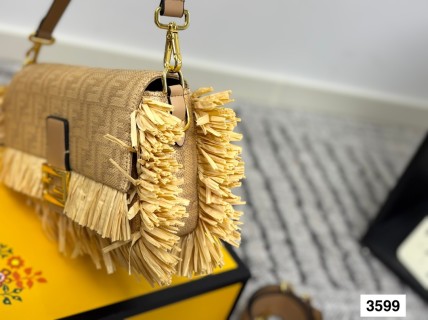 Fendi Raffia FF Woven Shoulder Bag - Natural view 3