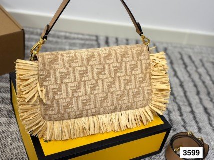 Fendi Raffia FF Woven Shoulder Bag - Natural view 6
