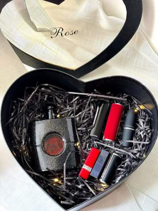 Black Opium Rose Heart Luxury Gift Set – Inspired Fragrance & Cosmetics Collection view 3