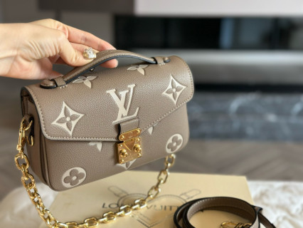 Louis Vuitton Metis Crossbody Bag – Elephant Grey