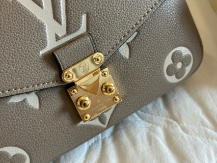 Louis Vuitton Metis Crossbody Bag – Elephant Grey view 6