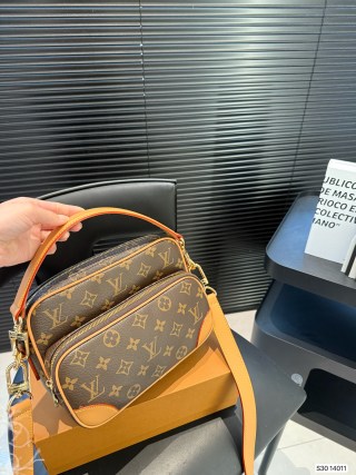 Louis Vuitton Monogram Camera Bag Brown view 3