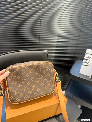 Louis Vuitton Monogram Camera Bag Brown view 5