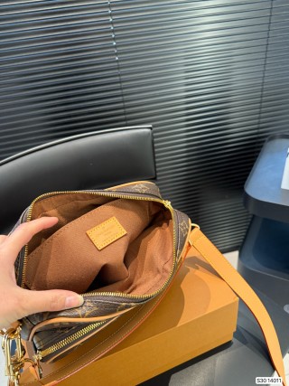 Louis Vuitton Monogram Camera Bag Brown view 9
