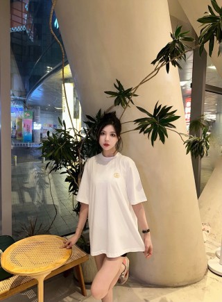 Gucci GG Logo Cream Short Sleeve T-Shirt view 3