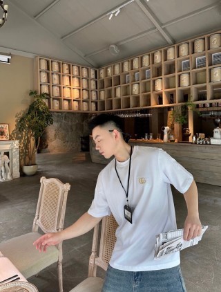 Gucci GG Logo Cream Short Sleeve T-Shirt view 5