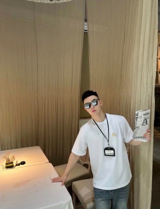 Gucci GG Logo Cream Short Sleeve T-Shirt view 6